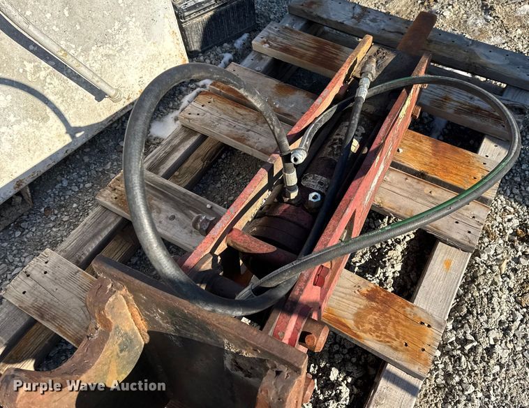 image for item DW6719 2004 AR70BXSF breaker