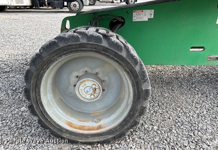 image for item DW7361 2013 Genie S60 boom lift