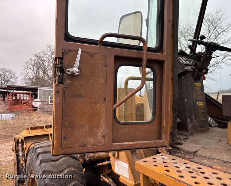 image for item DW7365 1991 Komatsu 518 wheel loader