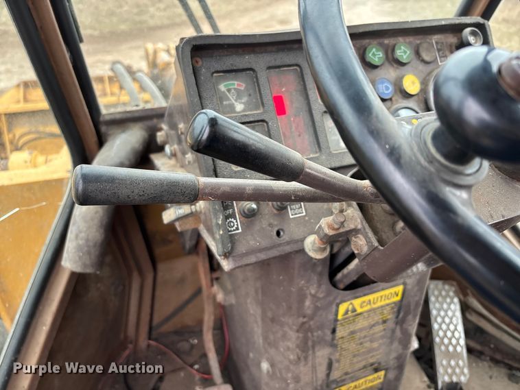 image for item DW7365 1991 Komatsu 518 wheel loader