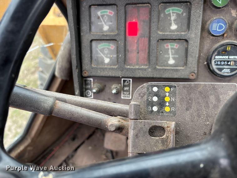 image for item DW7365 1991 Komatsu 518 wheel loader