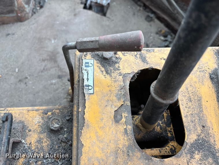 image for item DW7365 1991 Komatsu 518 wheel loader