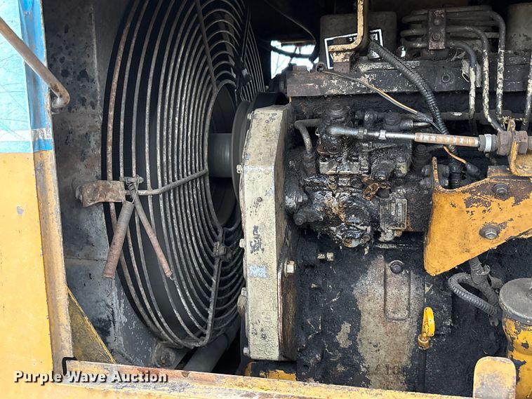 image for item DW7365 1991 Komatsu 518 wheel loader