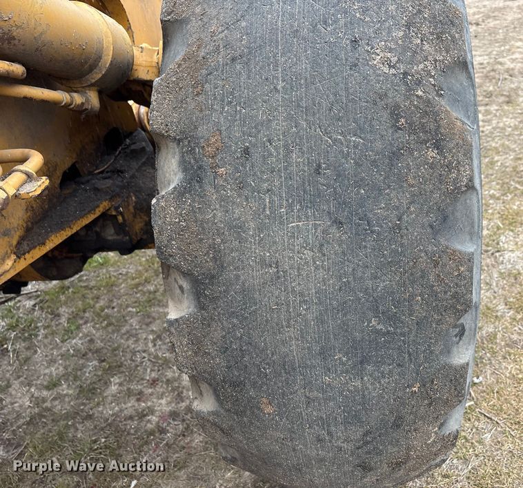 image for item DW7365 1991 Komatsu 518 wheel loader