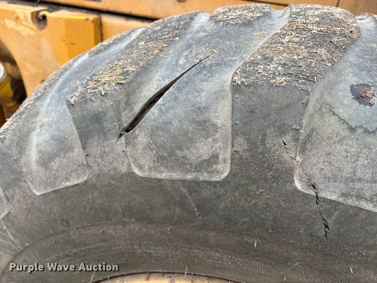 image for item DW7365 1991 Komatsu 518 wheel loader