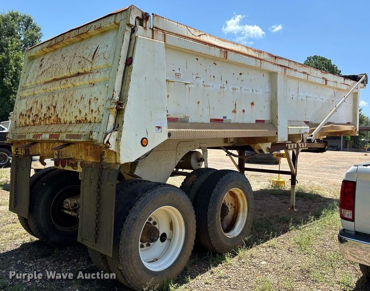 image for item DY0862 2002 Clement HL2623 end dump trailer