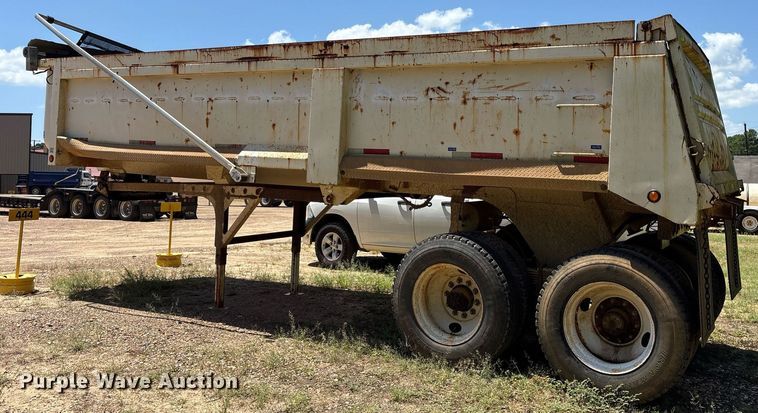 image for item DY0862 2002 Clement HL2623 end dump trailer