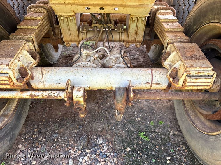 image for item DY0862 2002 Clement HL2623 end dump trailer