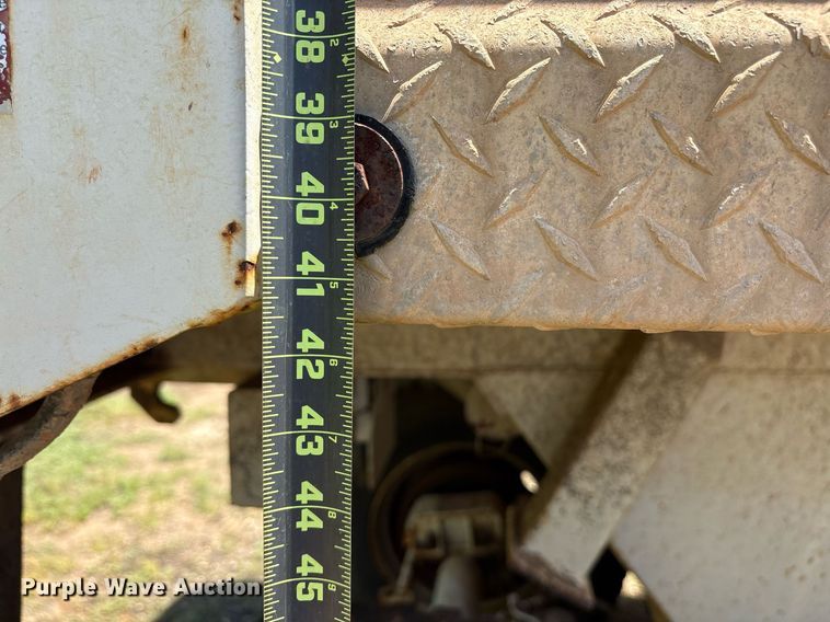 image for item DY0862 2002 Clement HL2623 end dump trailer