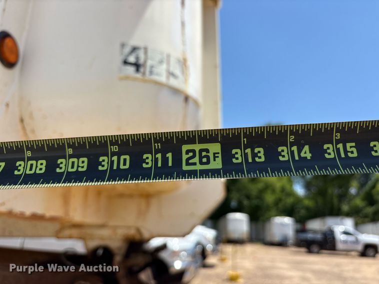 image for item DY0862 2002 Clement HL2623 end dump trailer