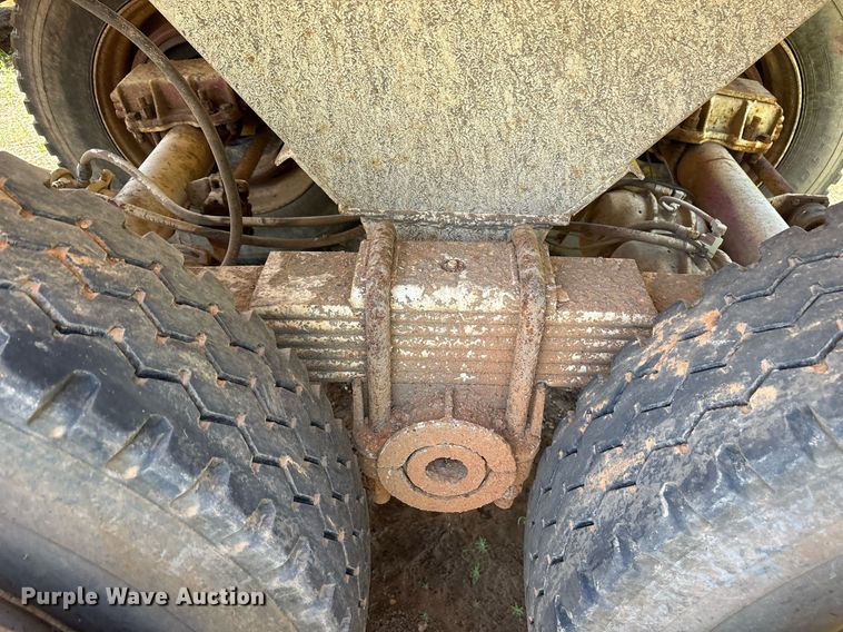 image for item DY0862 2002 Clement HL2623 end dump trailer