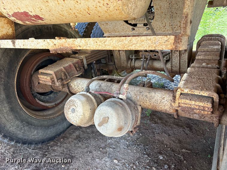 image for item DY0862 2002 Clement HL2623 end dump trailer