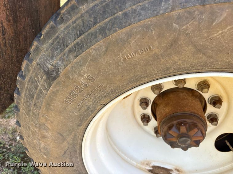 image for item DY0862 2002 Clement HL2623 end dump trailer