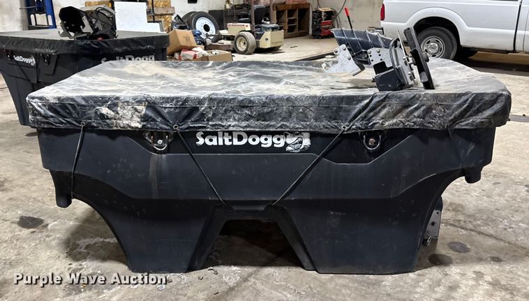image for item EA2204 Salt dogg SHPE2000 spreader