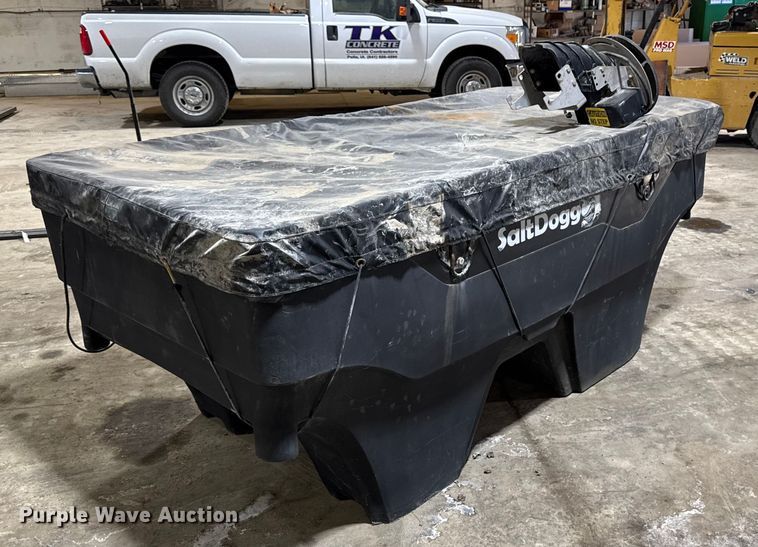 image for item EA2204 Salt dogg SHPE2000 spreader