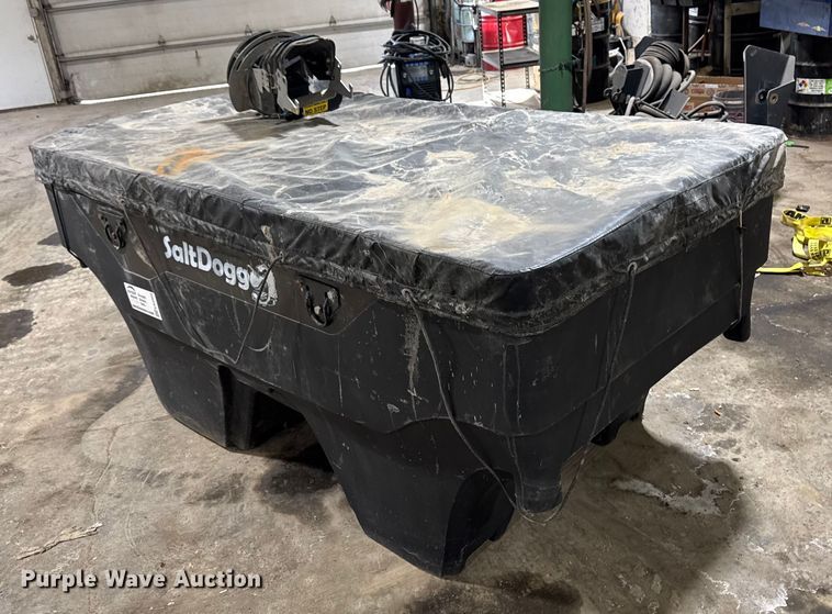 image for item EA2204 Salt dogg SHPE2000 spreader