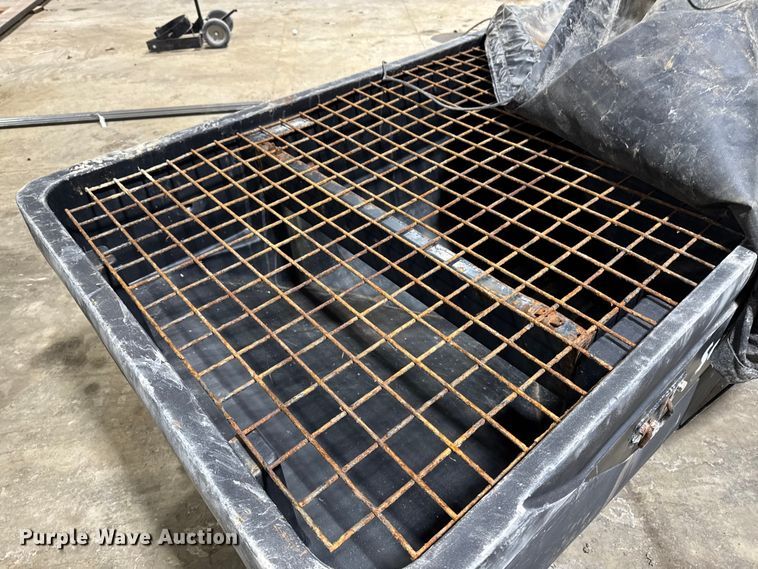 image for item EA2204 Salt dogg SHPE2000 spreader