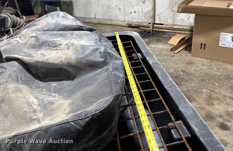 image for item EA2204 Salt dogg SHPE2000 spreader