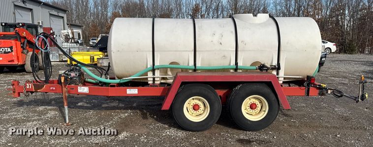 image for item EA2217 AG Systems Inc AG1000 salt brine tank trailer