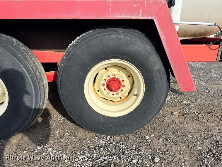 image for item EA2217 AG Systems Inc AG1000 salt brine tank trailer