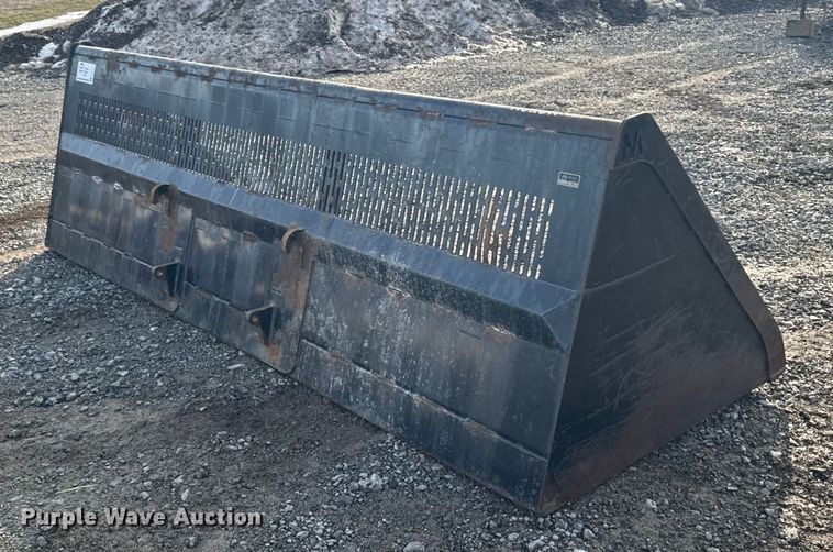 image for item EA2218 Notch MFG wheel loader bucket