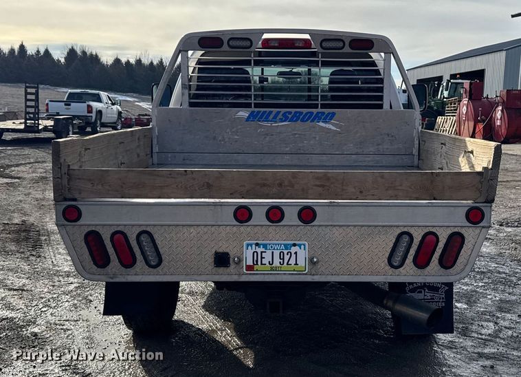 image for item EA2219 2004 Dodge Ram 2500 Ext. Cab flatbed pickup truck