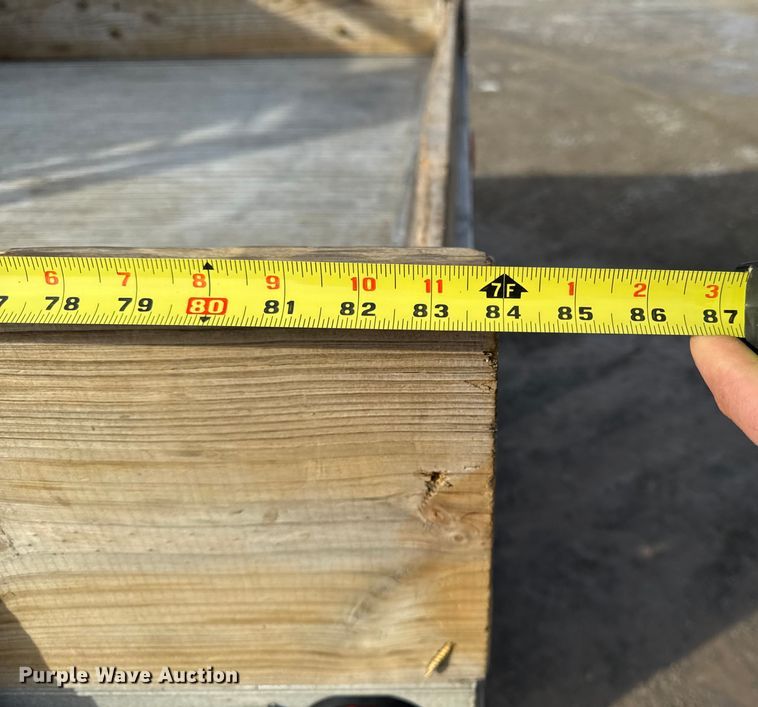 image for item EA2219 2004 Dodge Ram 2500 Ext. Cab flatbed pickup truck