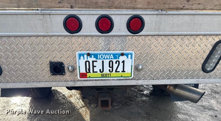 image for item EA2219 2004 Dodge Ram 2500 Ext. Cab flatbed pickup truck