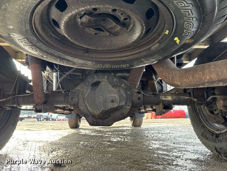 image for item EA2219 2004 Dodge Ram 2500 Ext. Cab flatbed pickup truck