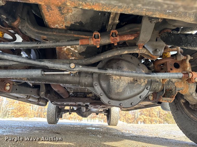 image for item EA2219 2004 Dodge Ram 2500 Ext. Cab flatbed pickup truck