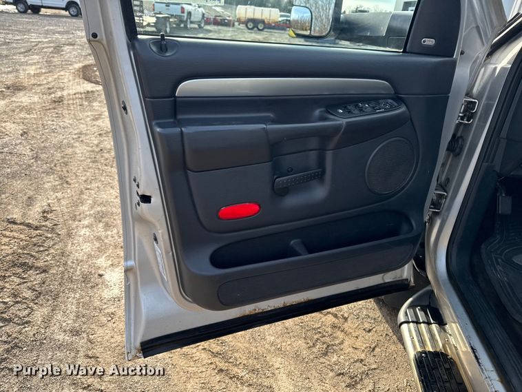 image for item EA2219 2004 Dodge Ram 2500 Ext. Cab flatbed pickup truck