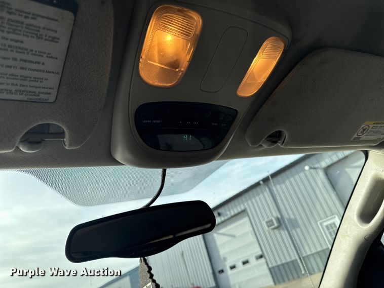 image for item EA2219 2004 Dodge Ram 2500 Ext. Cab flatbed pickup truck