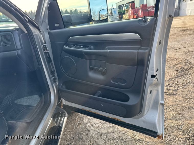 image for item EA2219 2004 Dodge Ram 2500 Ext. Cab flatbed pickup truck