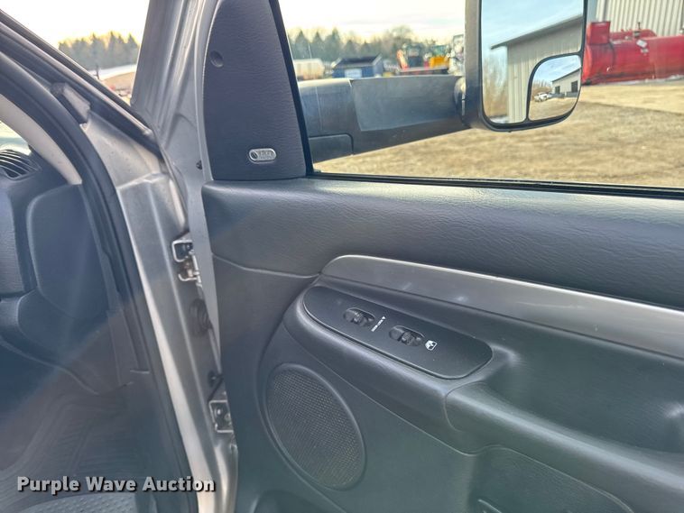 image for item EA2219 2004 Dodge Ram 2500 Ext. Cab flatbed pickup truck