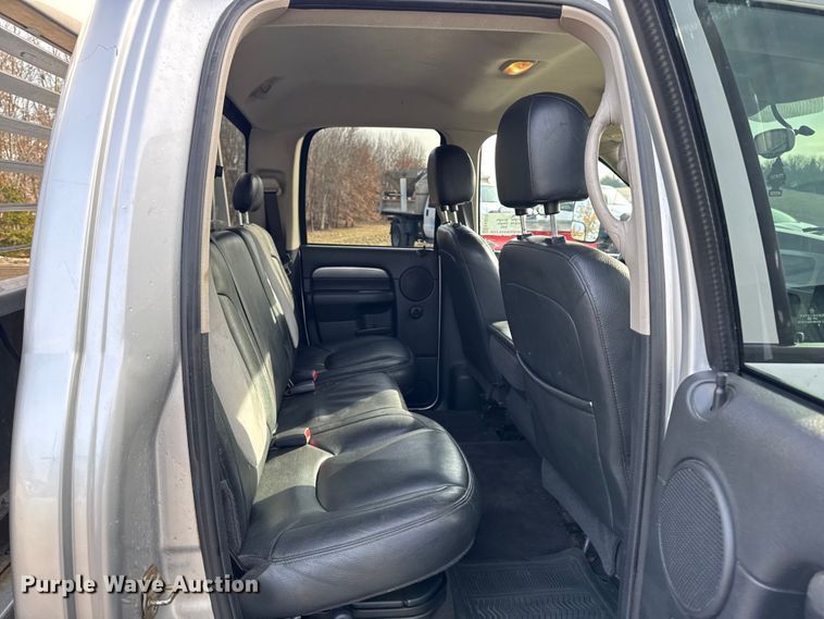 image for item EA2219 2004 Dodge Ram 2500 Ext. Cab flatbed pickup truck