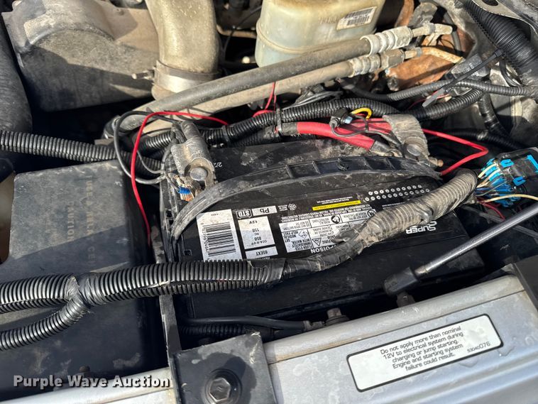 image for item EA2219 2004 Dodge Ram 2500 Ext. Cab flatbed pickup truck