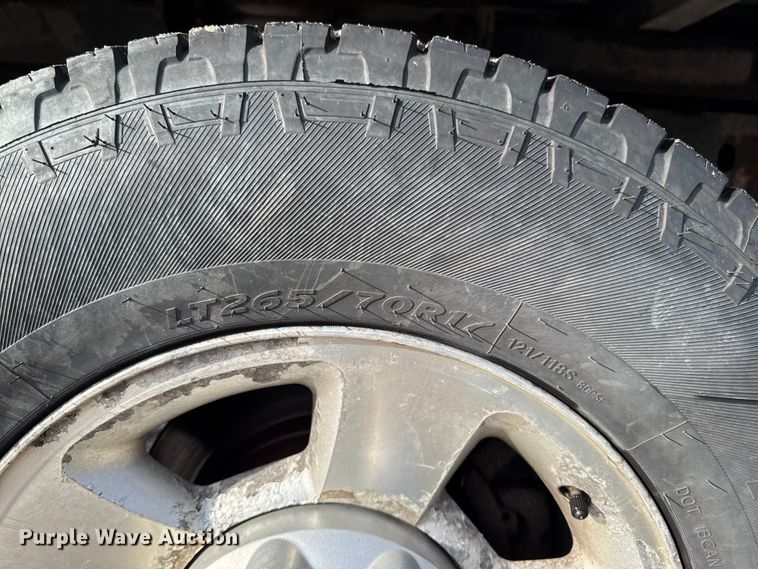 image for item EA2219 2004 Dodge Ram 2500 Ext. Cab flatbed pickup truck