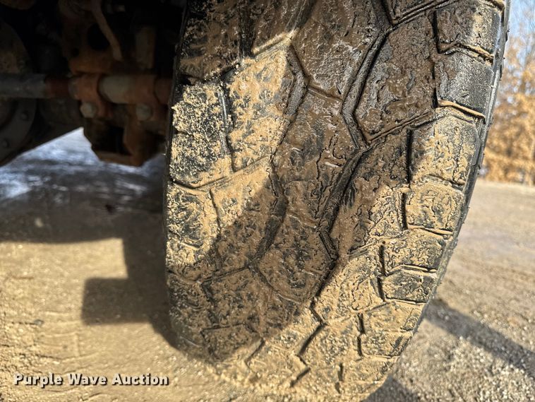 image for item EA2219 2004 Dodge Ram 2500 Ext. Cab flatbed pickup truck