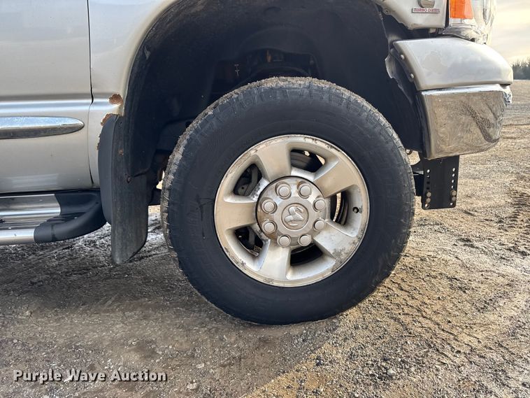 image for item EA2219 2004 Dodge Ram 2500 Ext. Cab flatbed pickup truck