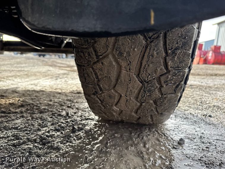 image for item EA2219 2004 Dodge Ram 2500 Ext. Cab flatbed pickup truck