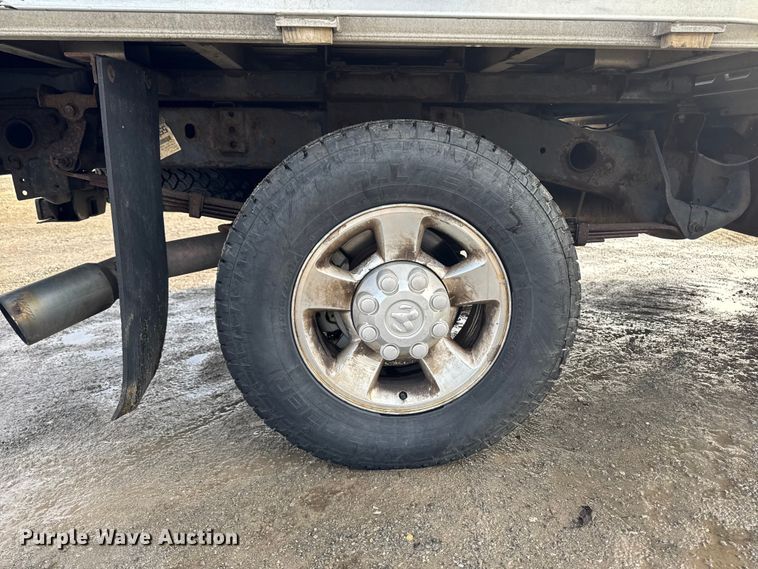image for item EA2219 2004 Dodge Ram 2500 Ext. Cab flatbed pickup truck