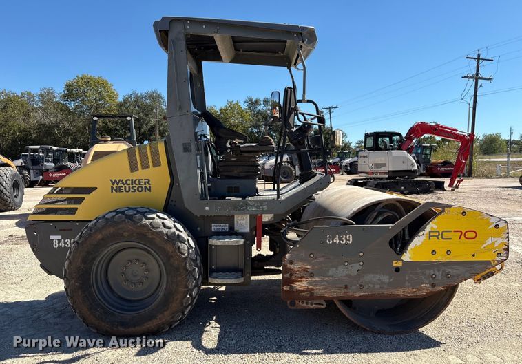 image for item EA6976 2018 Wacker Neuson RC70 single drum vibratory roller