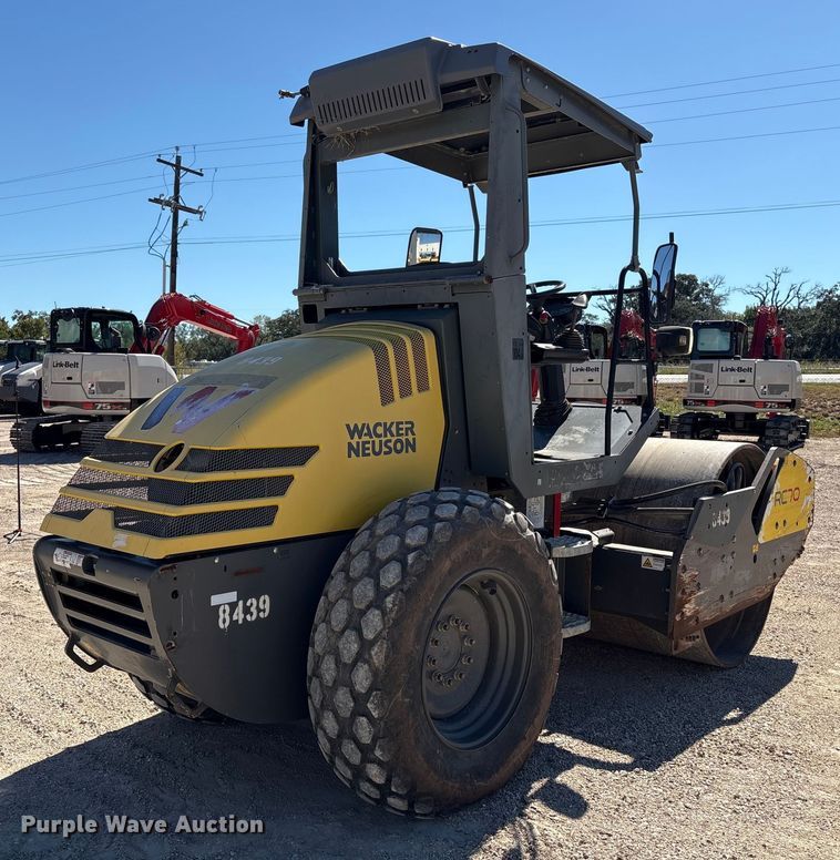 image for item EA6976 2018 Wacker Neuson RC70 single drum vibratory roller