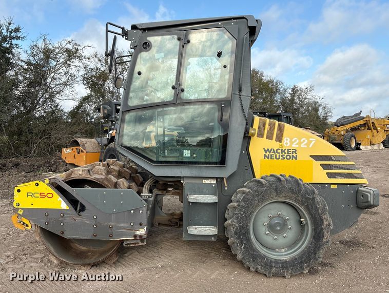 image for item EA7116 2016 Wacker Neuson RC50 single drum vibratory roller