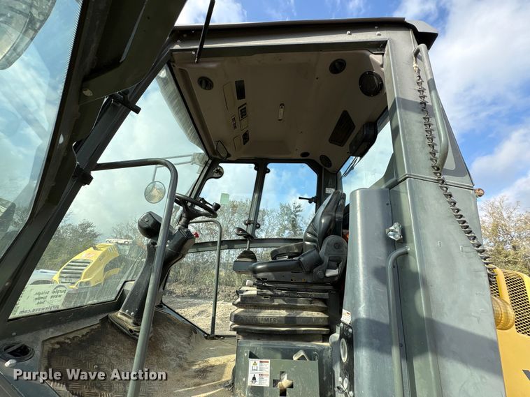 image for item EA7116 2016 Wacker Neuson RC50 single drum vibratory roller