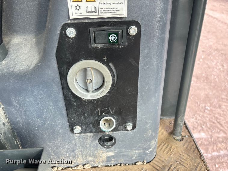 image for item EA7116 2016 Wacker Neuson RC50 single drum vibratory roller