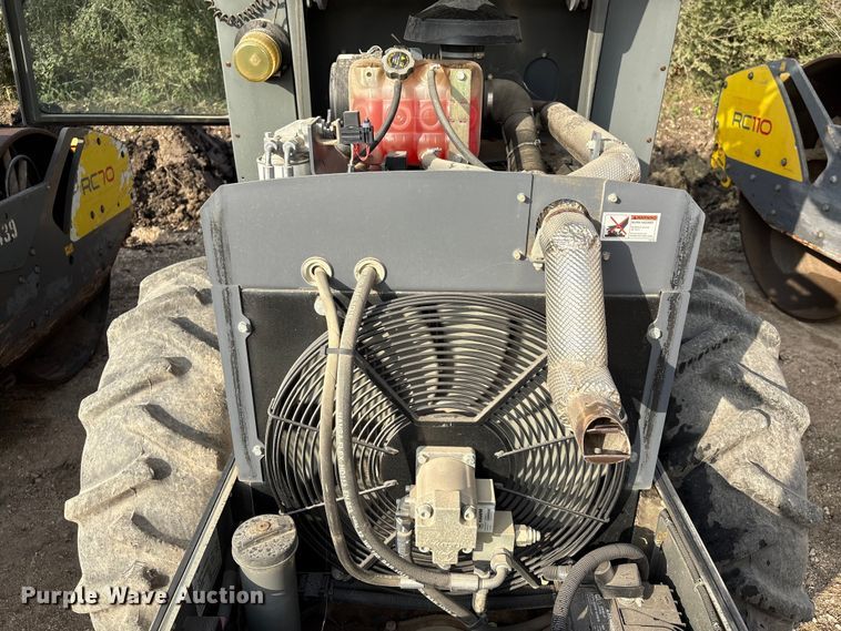 image for item EA7116 2016 Wacker Neuson RC50 single drum vibratory roller