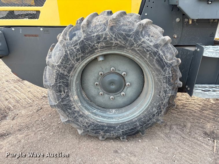 image for item EA7116 2016 Wacker Neuson RC50 single drum vibratory roller