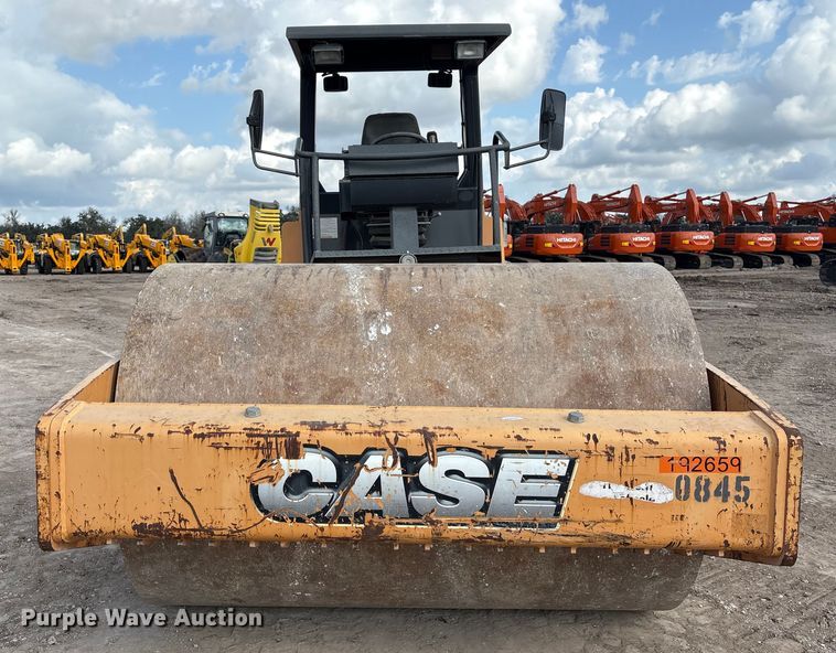 image for item EA7118 2016 Case SV212 single drum vibratory roller