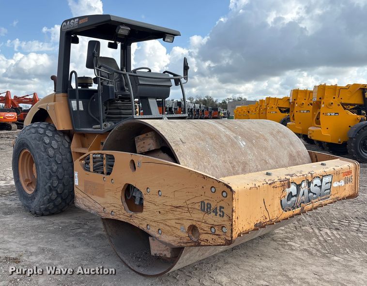 image for item EA7118 2016 Case SV212 single drum vibratory roller